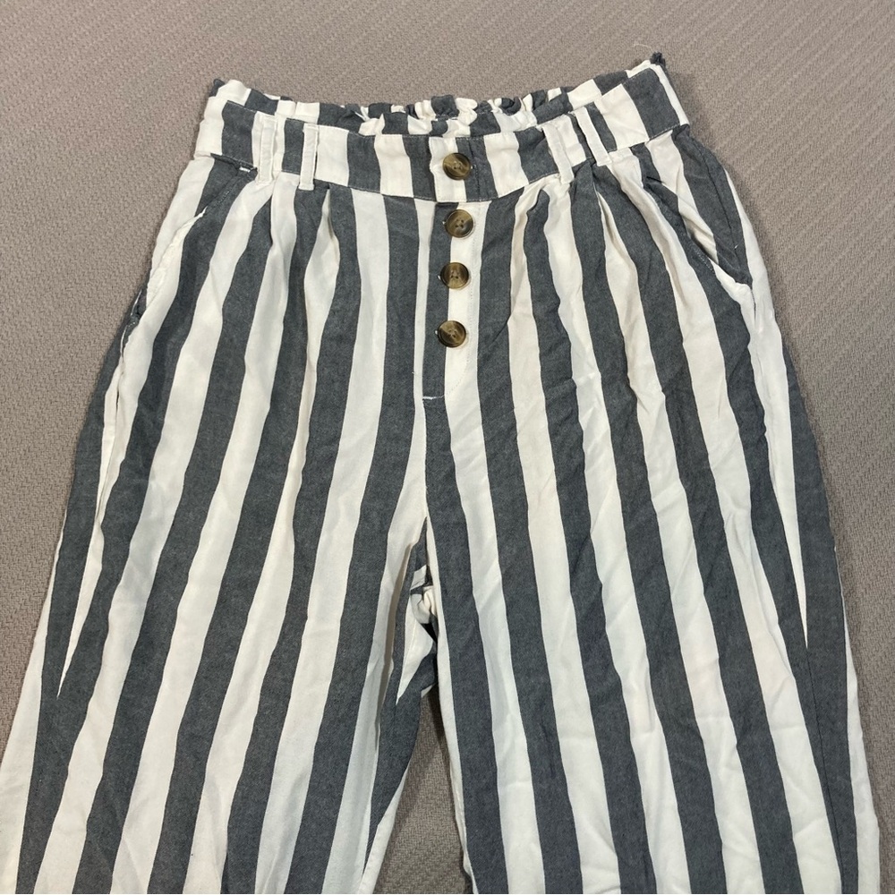 American Eagle Cropped Leg High Waist Paper Bag Pants